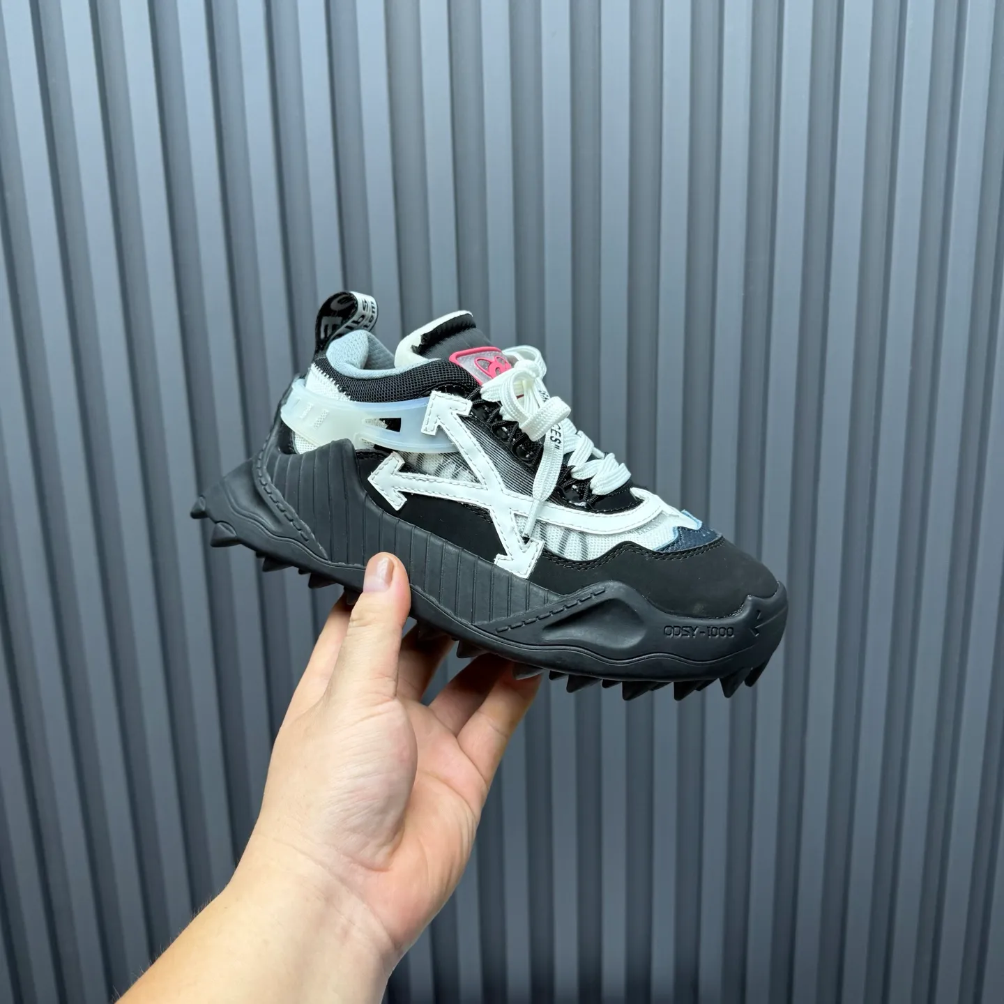 【OFF WHITE】P: 680💰Couple model, Size: Female 35-40; Male 39-44 (customized at 45.46) 2025SS trendy brand OFF WHITE classic popular model, combined outsole, official website original 1:1 developed top-level copy, ️Selected imported high-mercerized matte cowhide splicing breathable mesh ✔️Breathable lining, breathable and comfortable, simple and personalized design, official website rubber outsole.